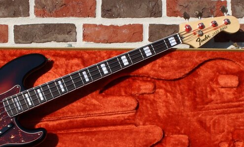 70s Jazz Bass Hals mit Mechaniken.