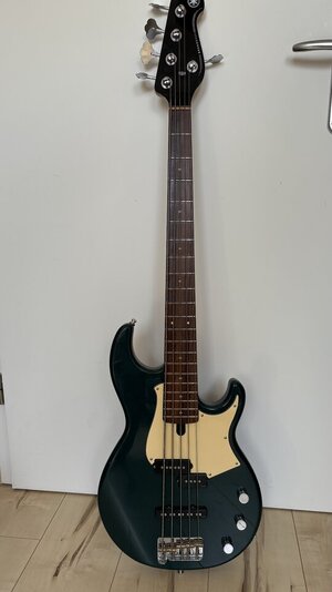 Yamaha BB435 teal blue mit BBP35 Pickups