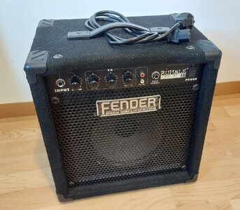 Fender Rumble 15 Bass-Combo