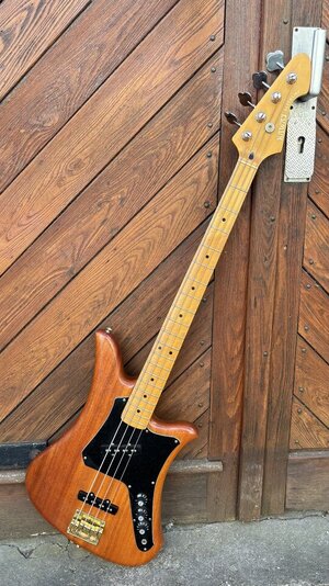 Kawai Sleekline Vintage Bass 1980‘s