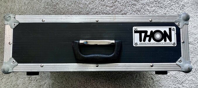 ampeg_case_front.JPG
