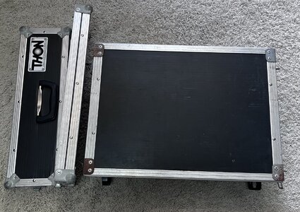 ampeg_case.JPG