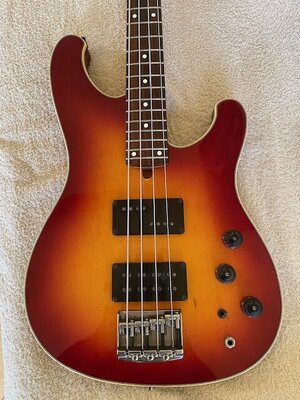 Feeler,.. hat jemand Interesse an einem IBANEZ Roadstar II Series RB 924 cs