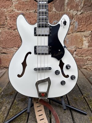 Hagstrom Viking 4 S