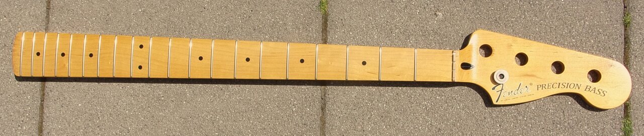 Precision Bass Hals, One piece Mapleneck, Nitro tinted, Squier by Fender