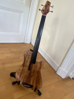Rob Allen Mouse 30” fretless 4 string unlined