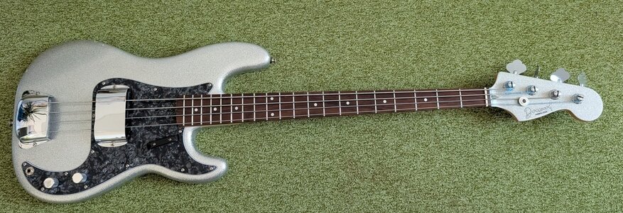 Docwood Silver Sparkle Precision Bass