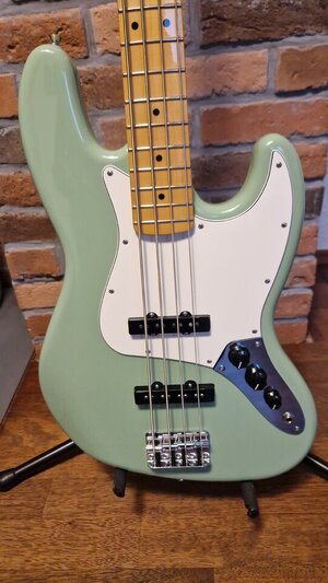 Fender Player 2 Jazz Body mit Player 2 Precision Hals