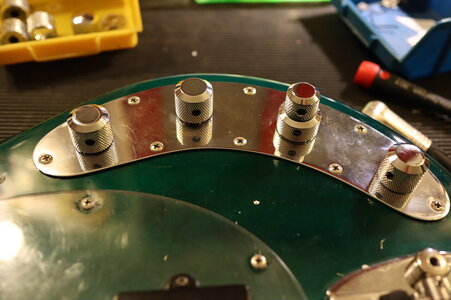 EAST UK Preamp für MM Singray, 3EQ ParaMd, 4 Knopf