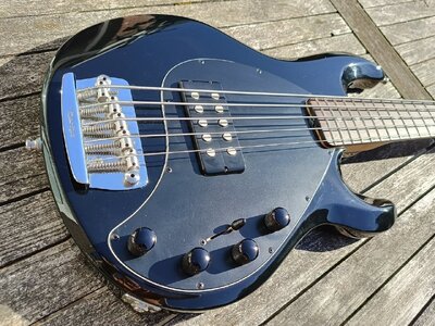 Musicman StingRay V 1998 (Blacky)
