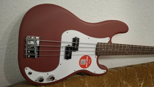 Squier Precision Bass Dakota Red