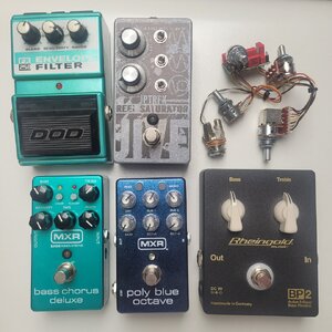 Pedale und ein Glockenklang 2-Band EQ zu verkaufen.