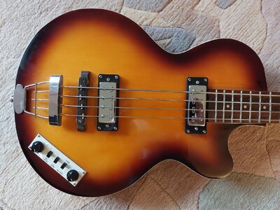 Höfner Club Bass Ignition