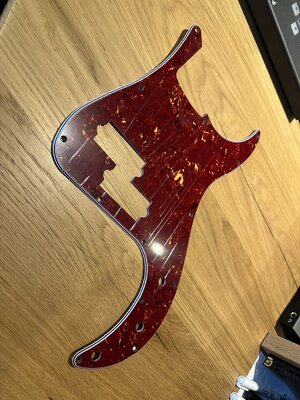 Pickguard für Fender Bässe