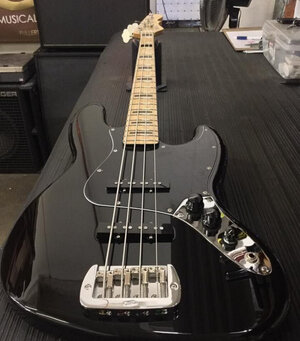 Suche: Fender Jazz Bass