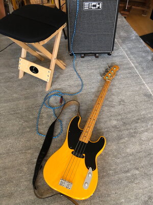 Fender precision 51 reissue crafted in Japan