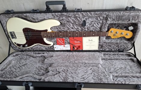 Fender American Professional 2 Precision Bass 2024, OLW