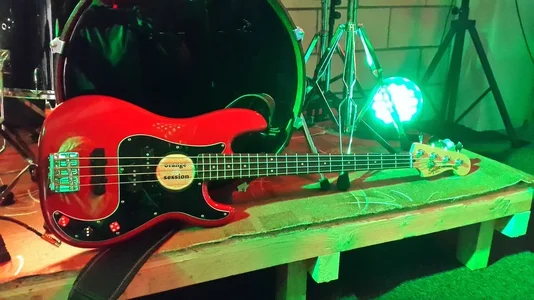 Squier PJ.webp Squier PJ.webp