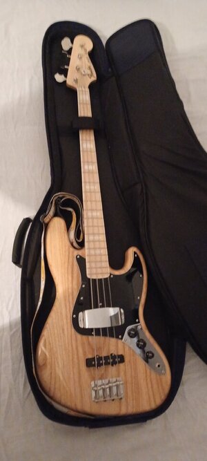 Fender MiJ Traditional 70s Jazz Bass
