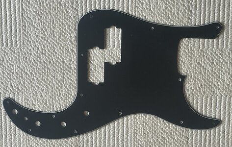 Pickguard für Fender Deluxe Active Precision Bass Special – 13 Hole – 4 Control – 3ply black