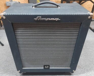 Ampeg B-200R Rocketbass Combo