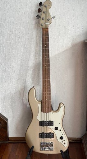 Fender V Jazz Bass - RB