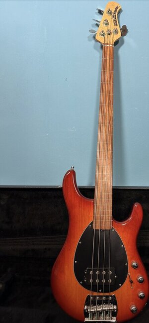 Music Man Sterling Fretless Bj. 1996