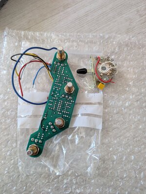 Suche US MM Stingray 5 3-Band Elektronik und Humbucker