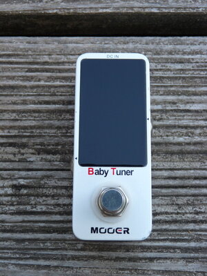 Mooer Baby Tuner Stimmgerät für Bass und E-Gitarre