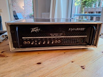 PEAVEY Alphabass 2 (2).jpg PEAVEY Alphabass 2 (2).jpg