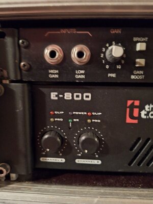 PEAVEY T.B. Raxx mit T.E-800 Rack (3).jpg
