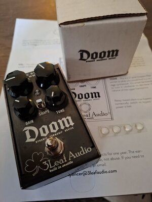 3Leaf Audio "Doom" Synth Fuzz