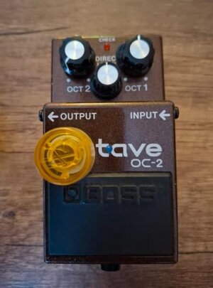 Boss OC-2 - No volume drop! Extra footswitch for the clean sound!