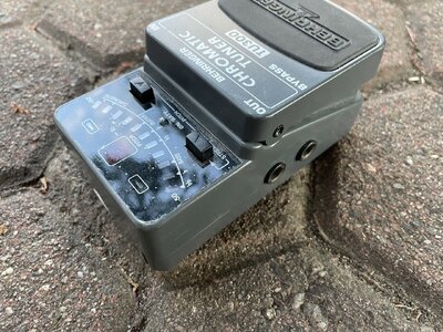 Behringer TU 300