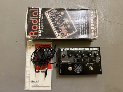 Radial Tonebone Bassbone :: Bass Preamp