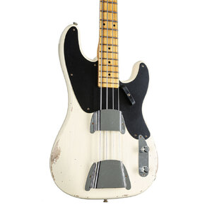 Suche: Fender 51/55 precision black pickguard