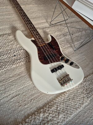 Squier Classic Vibe Jazz Bass + DiMarzio