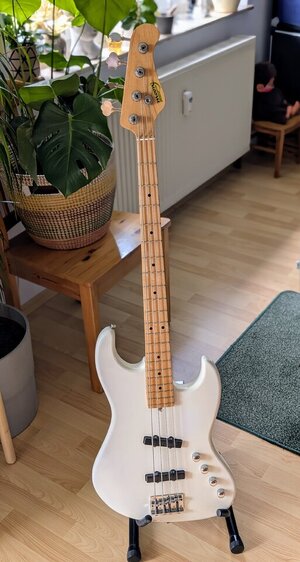 Moon Jazz Bass / Preis VB