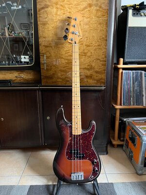 Fender Precision Copper Metallic Burst Maple Fingerboard