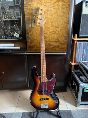 Fender Road Worn 60s Jazz Bass Sunburst