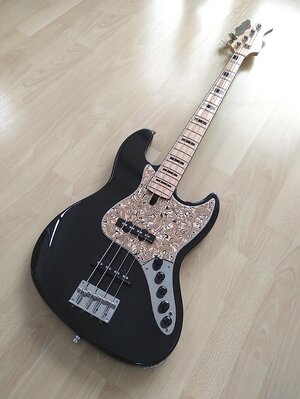 Sire Marcus Miller V7 Vintage Alder BK 2nd Gen 4-Saiter