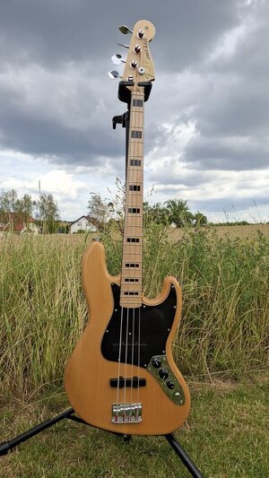 Frankenstein Jazz Bass mit Delanos. Northwest Hals, Fender Parts.