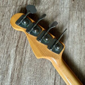 Grecco-unbranded-P-Bass-70s-3TSB-19-scaled.jpeg