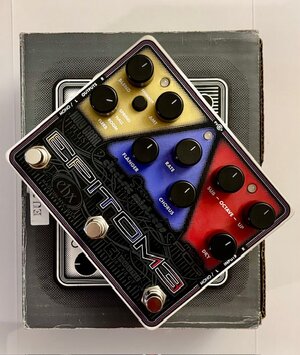 Electro Harmonix Epitome: Octaver (POG), Chorus/Flanger, Reverb