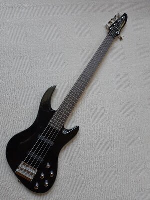 koreanischer 5Saiter Bass, 35" DeArmond Pilot ehem.Guild, in Stgt.
