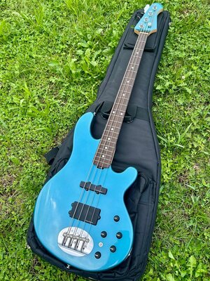 Lakland Skyline Japan Series 44-02 Lake Placid Blue SK-4CL made in Japan