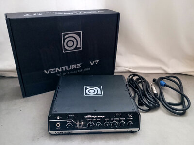 Ampeg Venture V7 700 Watt Bassverstärker Amp OVP