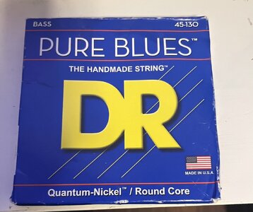 DR Pure Blues 5, Ernie Ball Regular Slinky 5, d‘Addario 2sets 5