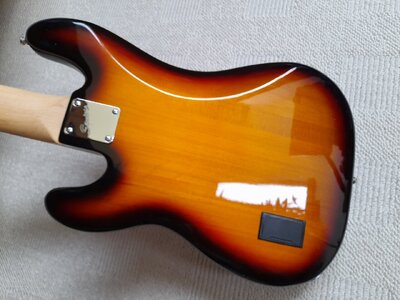 Squier Precision V Rückseite Body -5- .jpg