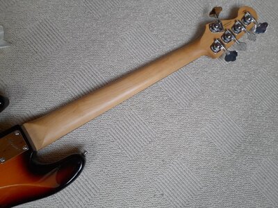 Squier Precision V Rückseite Hals -6-.jpg